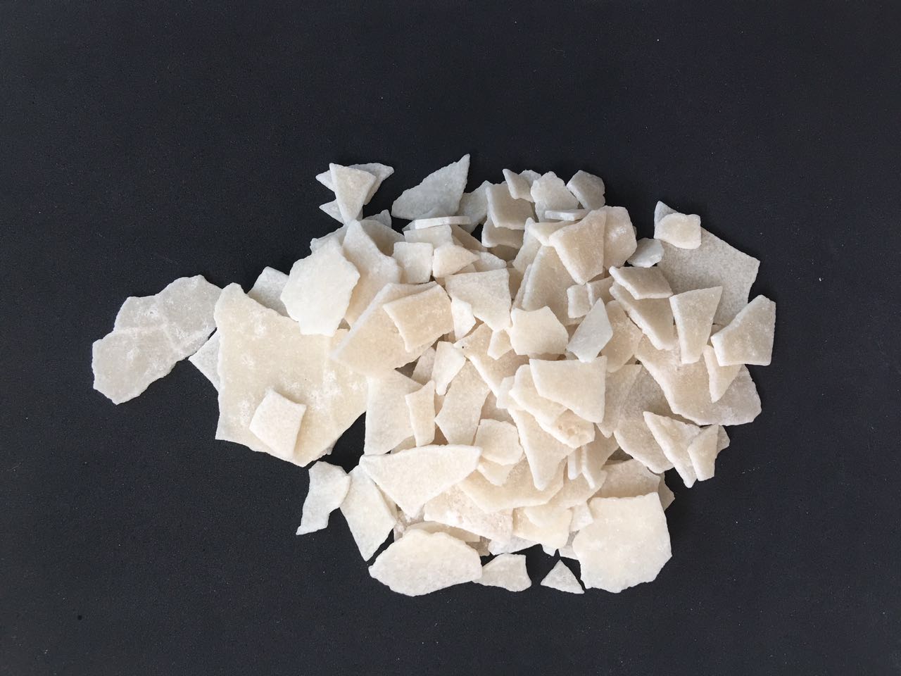 工業(yè)氯化鎂和食用氯化鎂的區(qū)別有哪些？